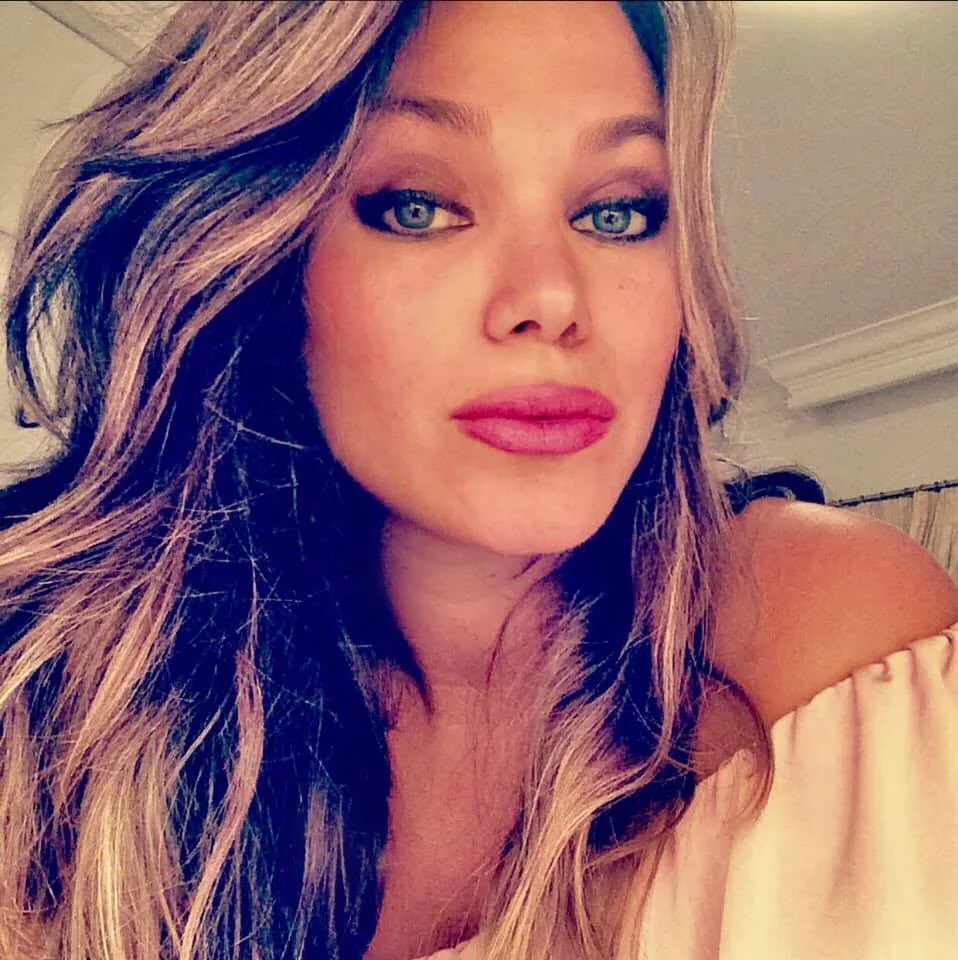 Η Ελληνίδα σύζυγος του Ραφαέλο Φολιέρι, Κωνσταντίνα Κουμούση