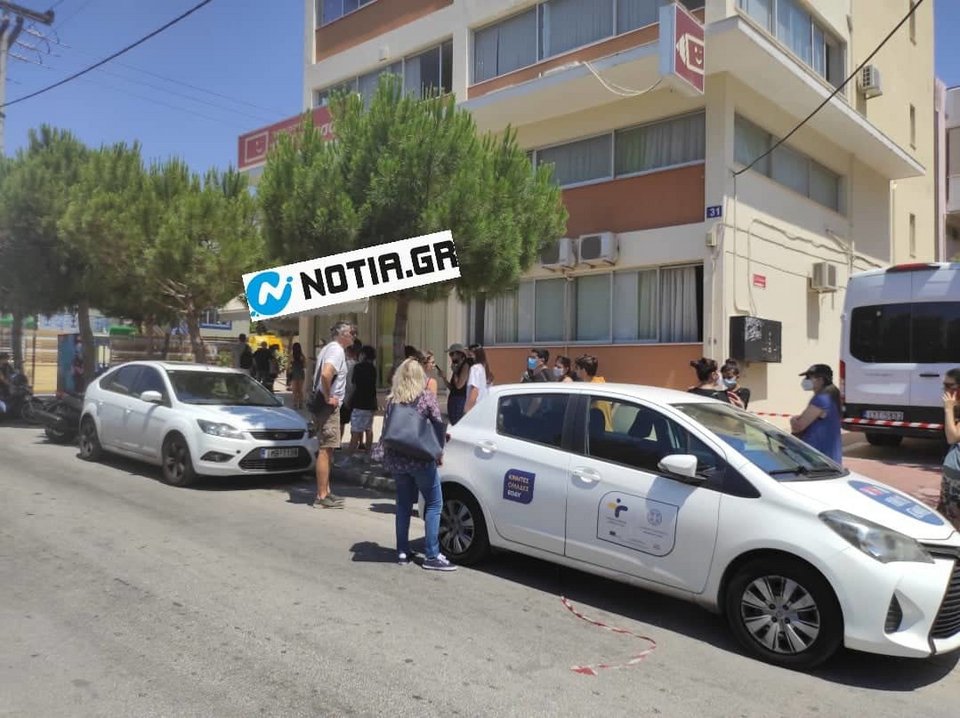 κορωνοϊός ουρά για rapid test