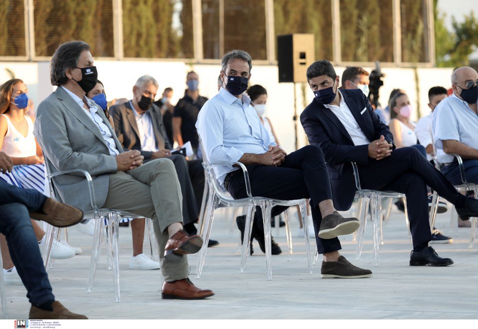 Ο Κυριάκος Μητσοτάκης με τον υφυπουργό Αθλητισμού στην εκδήλωση του ΟΑΚΑ