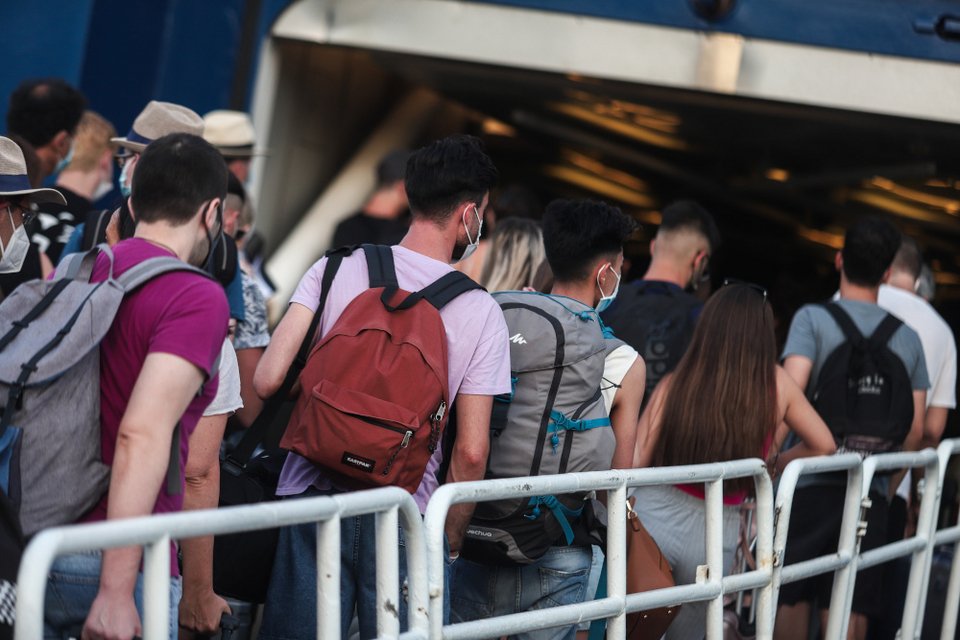 Το αδιαχώρητο στο λιμάνι του Πειραιά