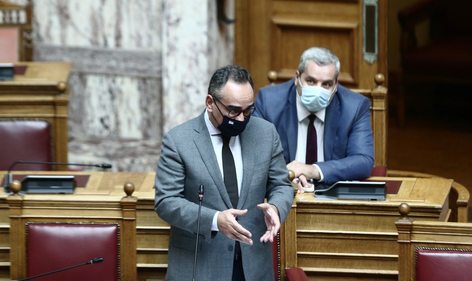 Ο Βασίλης Κοντοζαμάνης απαντά σε επίκαιρες ερωτήσεις στη Βουλή / Φωτογραφία: Intimenws-ΤΖΑΜΑΡΟΣ ΠΑΝΑΓΙΩΤΗΣ