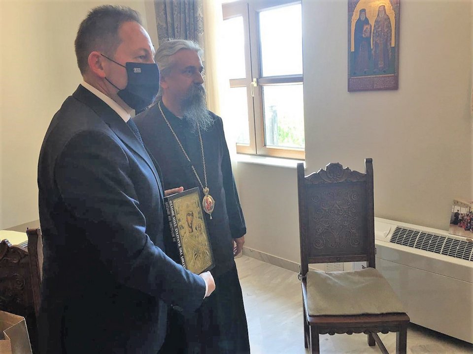 Ο αναπληρωτής υπουργός Εσωτερικών στάθηκε στον ρόλο της Εκκλησίας για τον εμβολιασμό / Φωτογραφία: υπουργείο Εσωτερικών