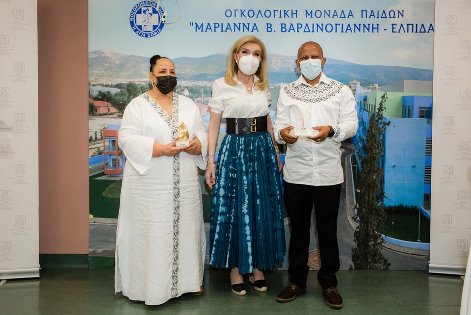 Beryl Rose Sisulu, Μαριάννα Β. Βαρδινογιάννη, Sello Hatang σε ογκολογική μονάδα