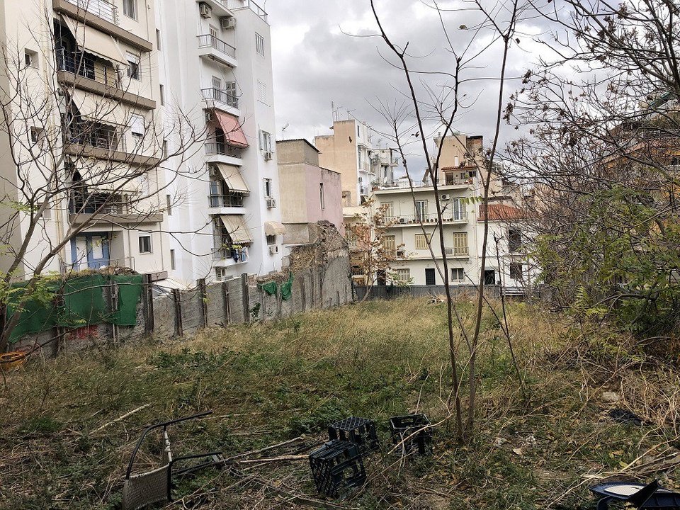 Η έκταση στο Παγκράτι, πριν μετατραπεί σε πάρκο τσέπης