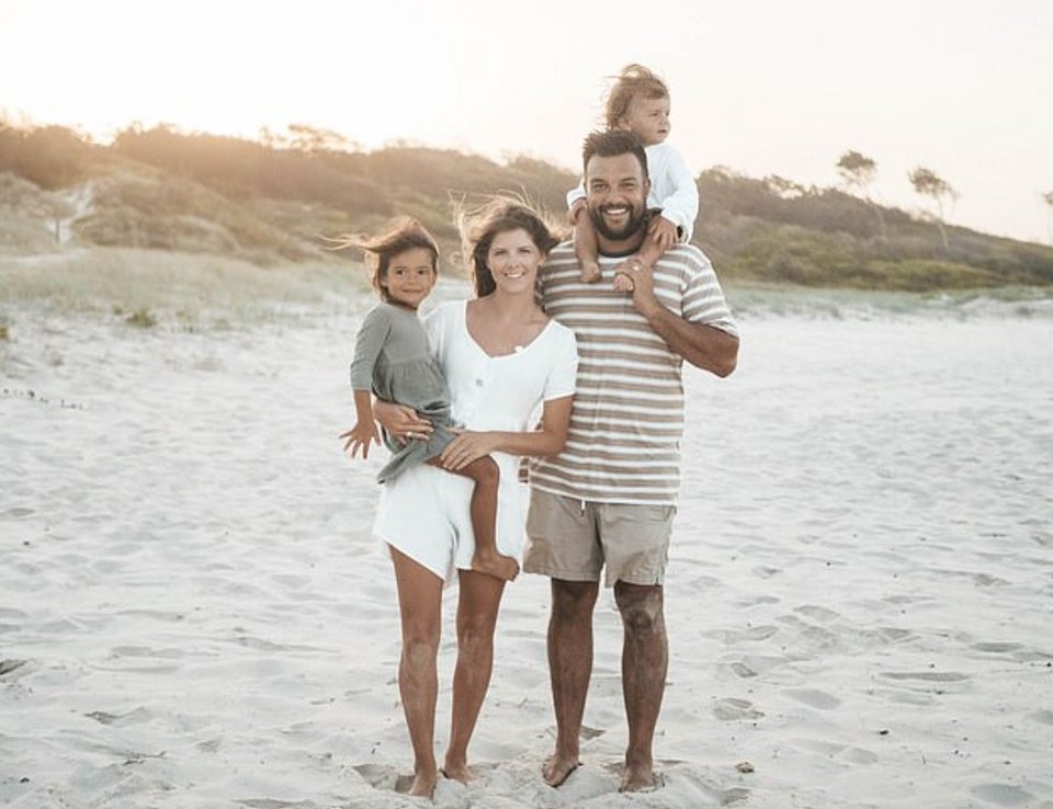 Ο Φιλ Χόκεν με τη σύζυγό του Τζες και τα δύο τους παιδιά