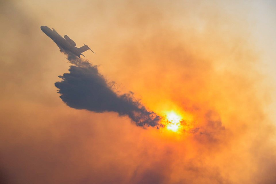 Φωτιά στη Σάμο -Δραματική η κατάσταση, δίνουν μάχη με τις φλόγες, στάλθηκε  μήνυμα από το 112 [εικόνες] | ΕΛΛΑΔΑ | iefimerida.gr