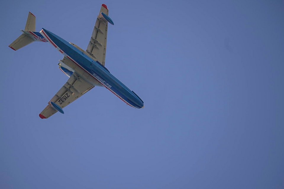 Το ρωσικό Beriev επιχειρεί στη Σάμο / Φωτογραφία: ΜΑΝΩΛΗΣ ΘΡΑΒΑΛΟΣ / EUROKINISSI