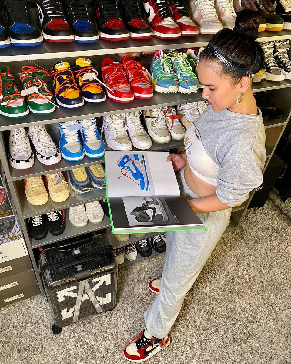 Η συλλέκτης sneakers, Αν Τζέικομπ