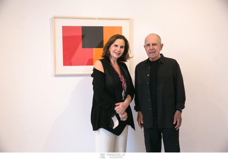Τατιάνα Σπινάρη και ο καλλιτέχνης Κρις Γιανάκος στη γκαλερί Citronne στον Πόρο 