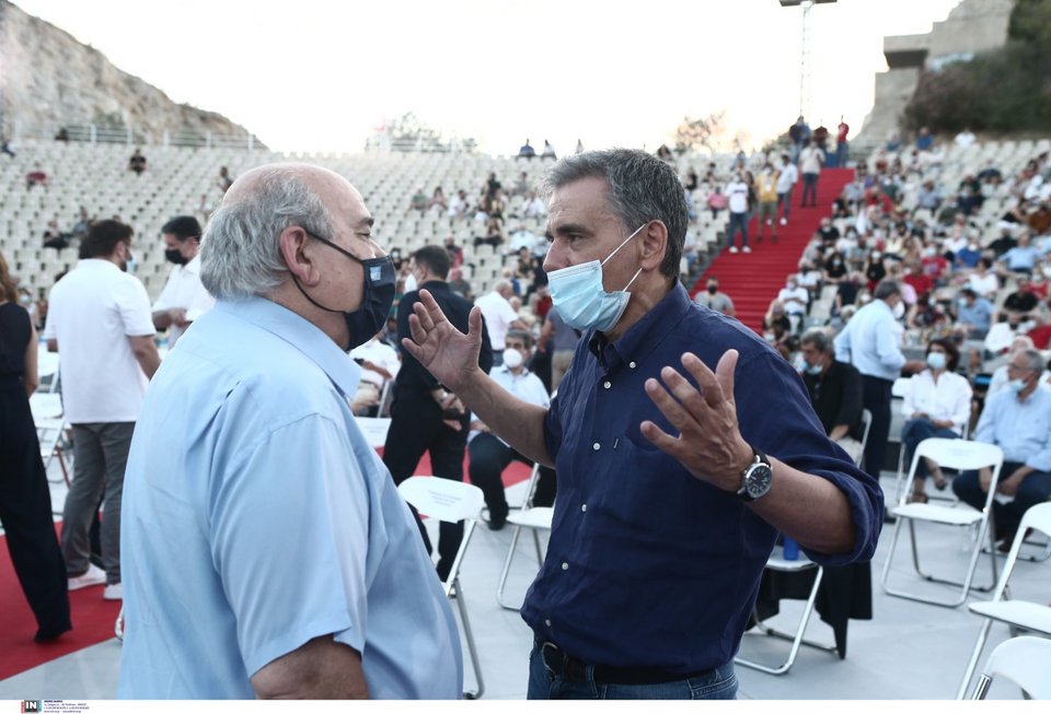 Τσακαλώτος και Βούτσης τα λένε πριν ξεκινήσει η συνδιάσκεψη-Φωτογραφία: Intimenews/ΤΖΑΜΑΡΟΣ ΠΑΝΑΓΙΩΤΗΣ
