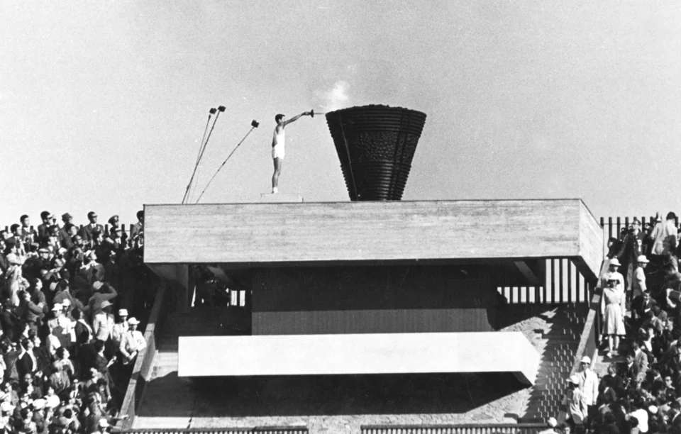 https://www.iefimerida.gr/sites/default/files/styles/in_article/public/article-images/2021-07/tokio-olympiakoi-1964-floga.jpg.webp?itok=mbJceOim