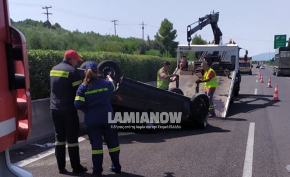 Η Τροχαία ρύθμισε την κυκλοφορία στο σημείο / Φωτογραφία: lamianoew.gr
