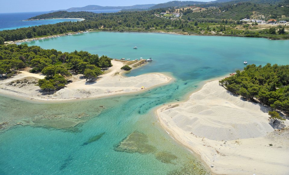 Η παραλία Γλαρόκαβος Χαλκιδικής