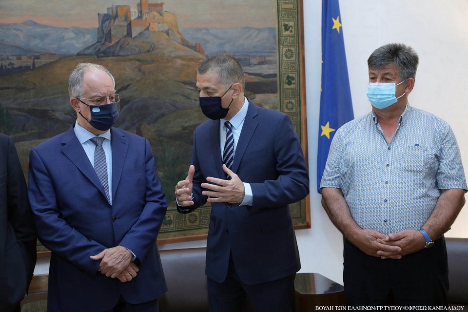 Συζήτηση μεταξύ του κ. Σούρλα και του κ. Στεφανή