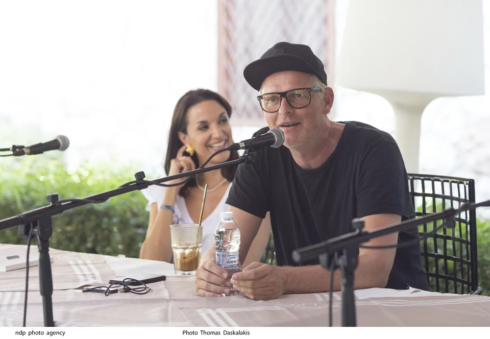 Τόμας Όστερμαϊερ στην Επίδαυρο πλάι στην Κατερίνα Ευαγγελάτου