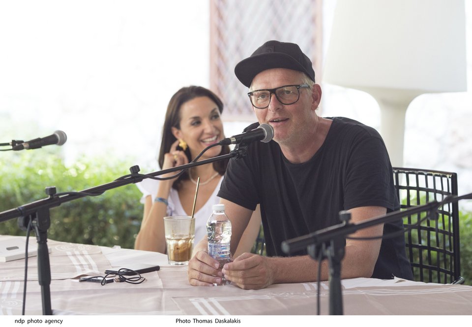 Τόμας Όστερμαϊερ στην Επίδαυρο πλάι στην Κατερίνα Ευαγγελάτου 