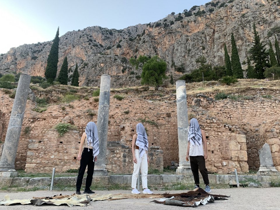 Ρίζωμα [Ρέκβιεμ για τον μη-τόπο] 