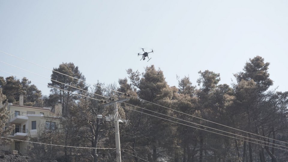 Χρήση drone για την καταγραφή των καταστροφών / Φωτογραφία: ΔΕΔΔΗΕ 