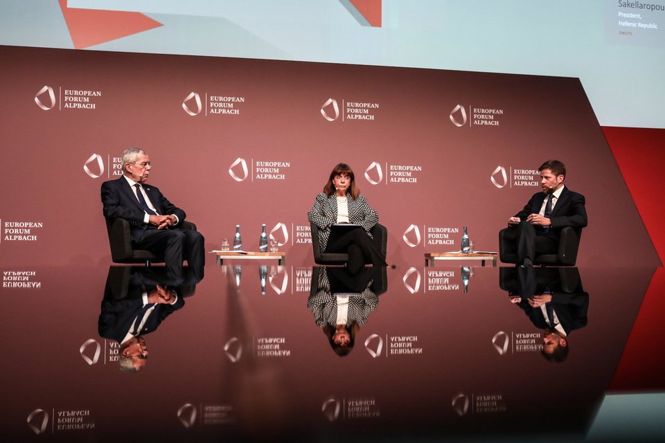 Στη μεγάλη αλλαγή που απαιτείται στον ζωής μας στάθηκε η ΠτΔ / Φωτογραφία: EUROKINISSI / ΓΡΑΦΕΙΟ ΤΥΠΟΥ ΠΡΟΕΔΡΙΑΣ ΔΗΜΟΚΡΑΤΙΑΣ-ΘΟΔΩΡΗΣ ΜΑΝΩΛΟΠΟΥΛΟΣ