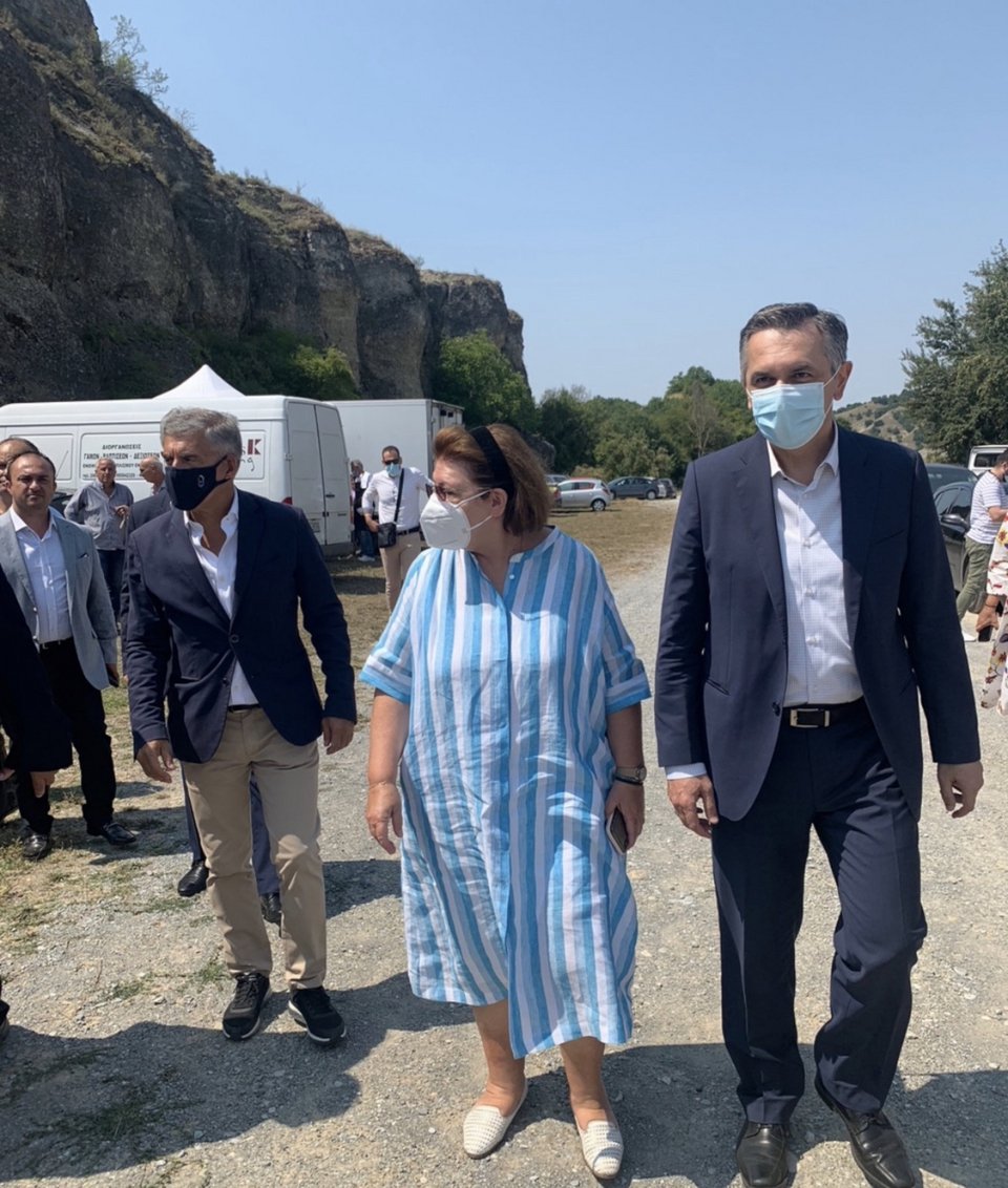 Η Λίνα Μενδώνη με τον Γιώργο Κασαπίδη / Φωτογραφία: ΥΠΠΟΑ