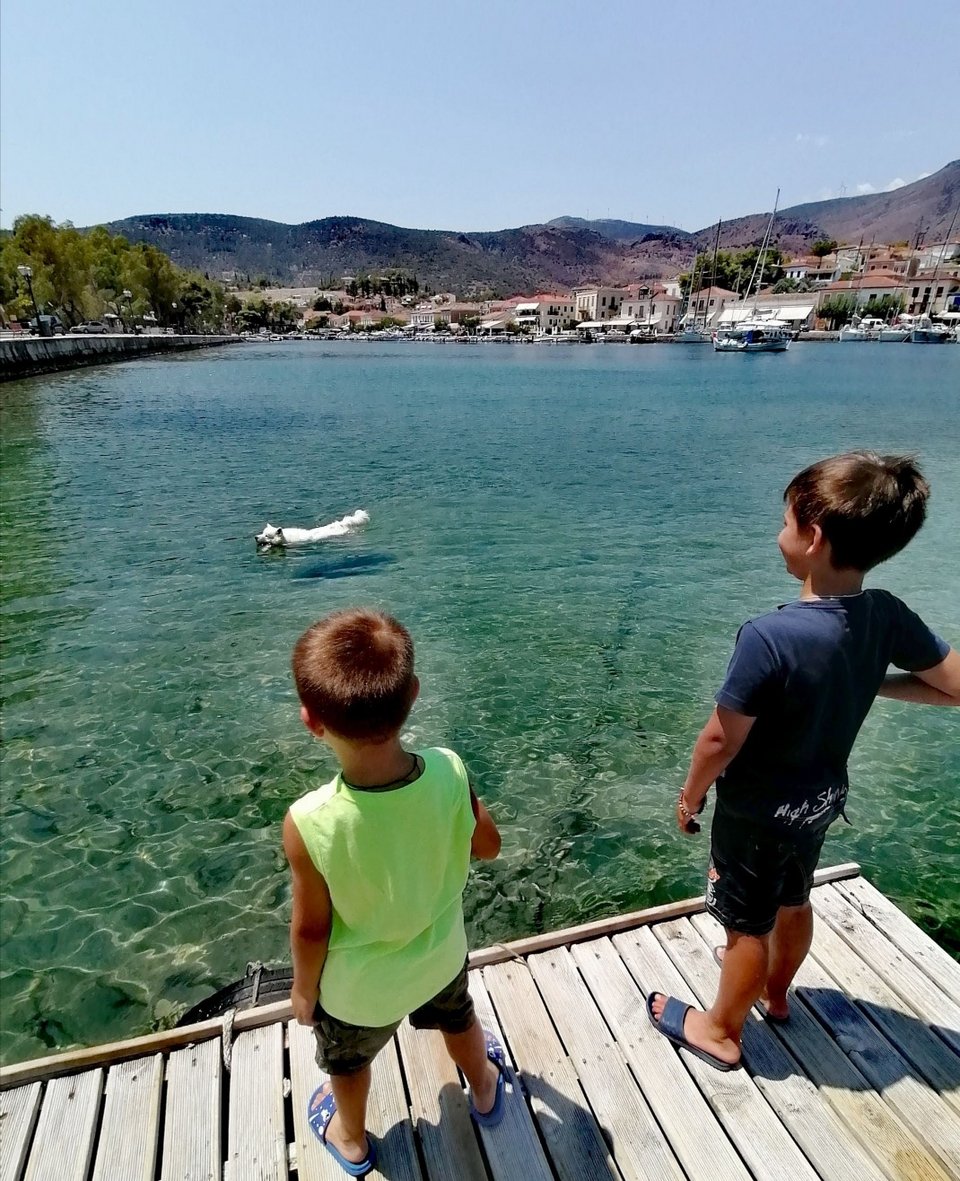 Ο Απόλλωνας και ο Πάρης θέλουν κάθε χρόνο να επισκέπτονται το Γαλαξίδι
