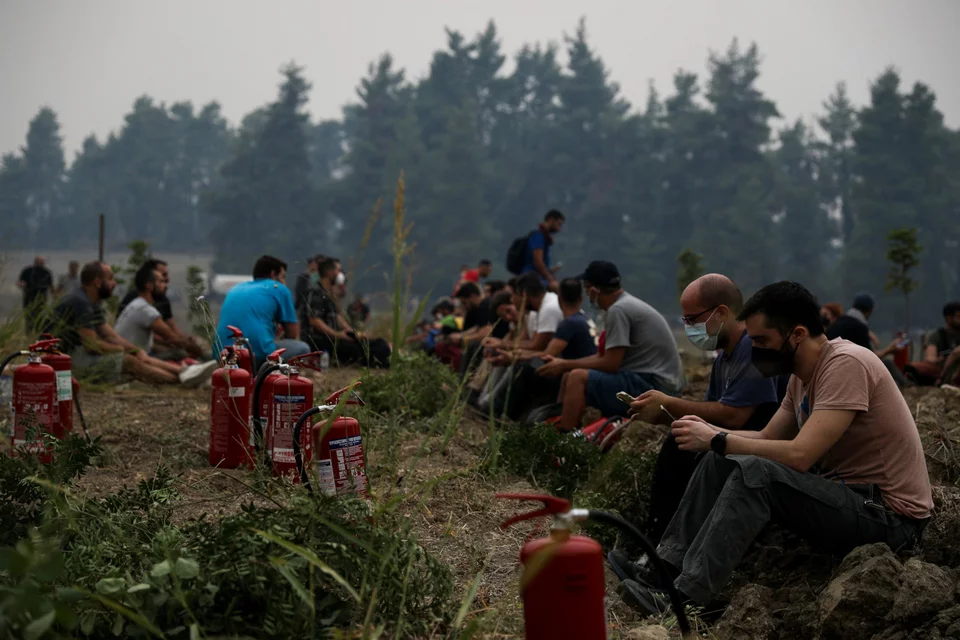 Εύβοια: Όγδοη μέρα «μάχης» - Συνεχείς οι αναζωπυρώσεις