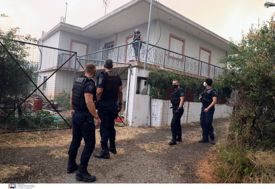 Φωτιά στα Βίλια