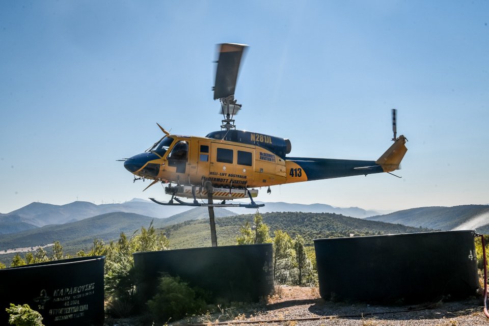 ανεφοδιασμός των ελικοπτέρων από δεξαμενή