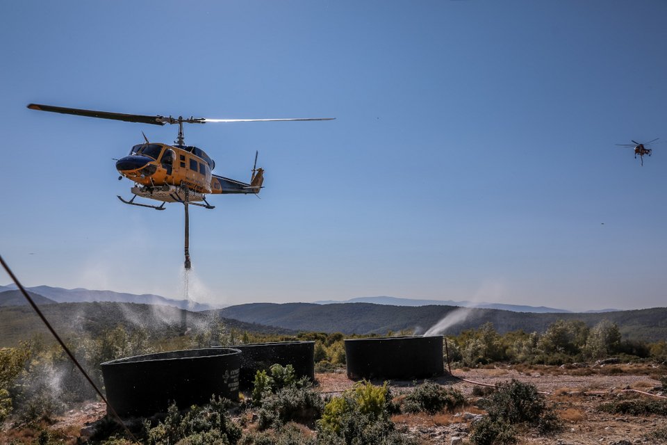 ανεφοδιασμός των ελικοπτέρων από δεξαμενή