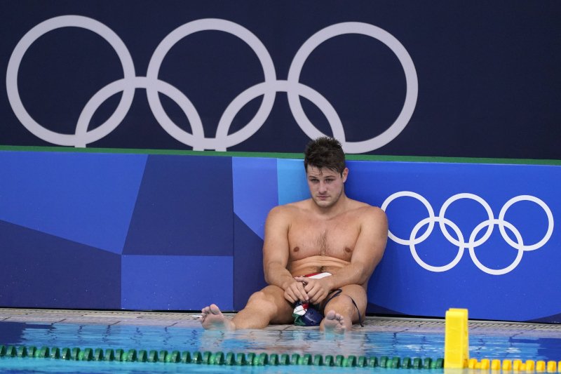 Ο Ούγγρος Μανχέρζ αποσβολωμένος μετά τον ημιτελικό / Φωτογραφία: ΑΡ