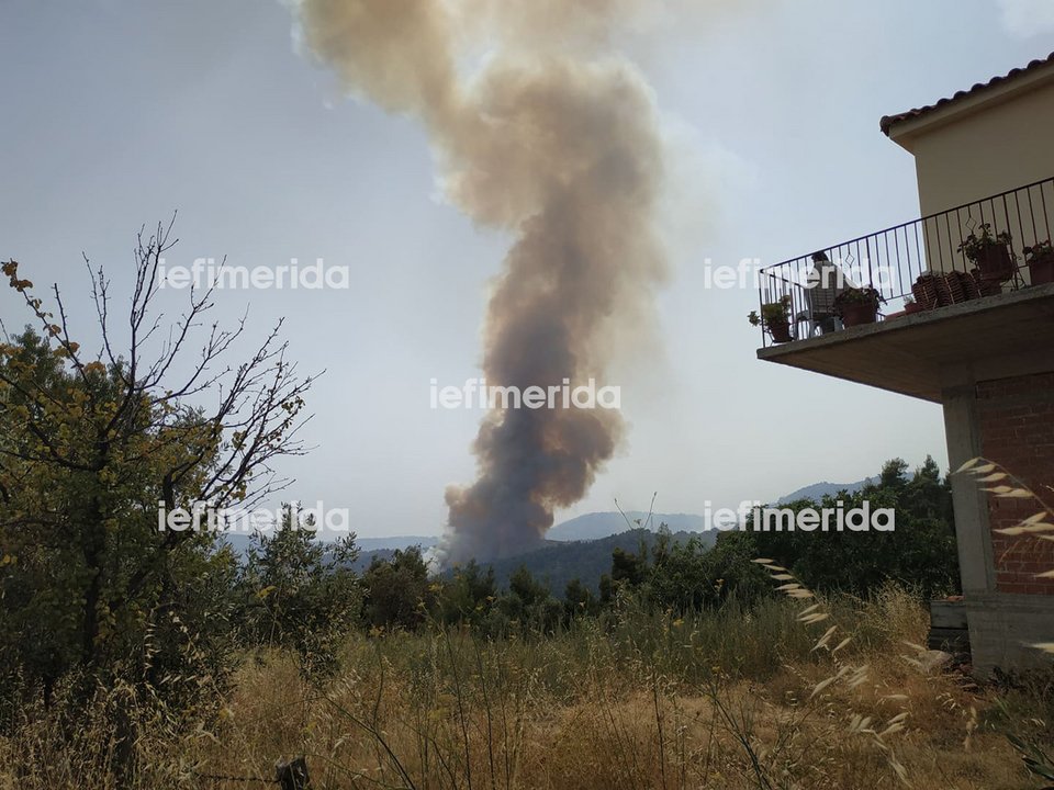 Φουντώνει ξανά η εστία της φωτιάς στους Κοτρκουλούς