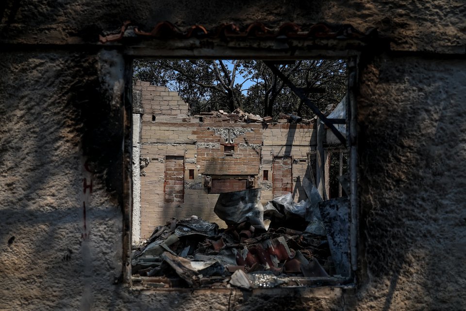 Καμμένα σπίτια στον Άγιο Γεώργιο