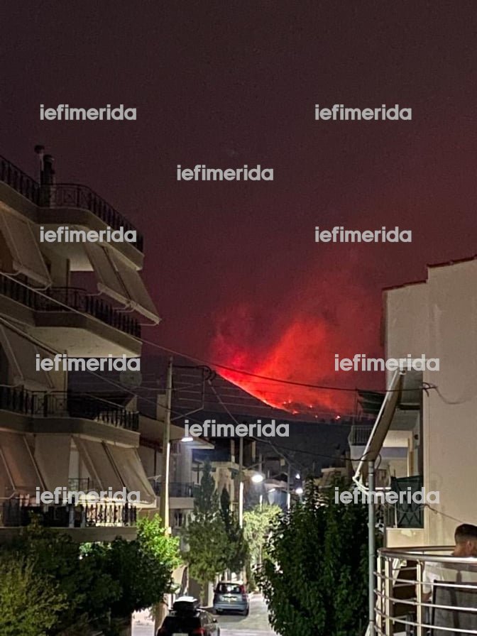 Η εικόνα της φωτιάς από την Πετρούπολη