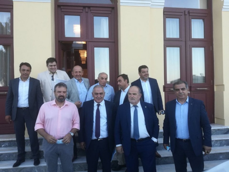 Περιοδεία στις πυρόπληκτες περιοχές της Πελοποννήσου από αντιπροσωπεία της Συνομοσπονδίας / Φωτογραφία: ΓΣΕΒΕΕ