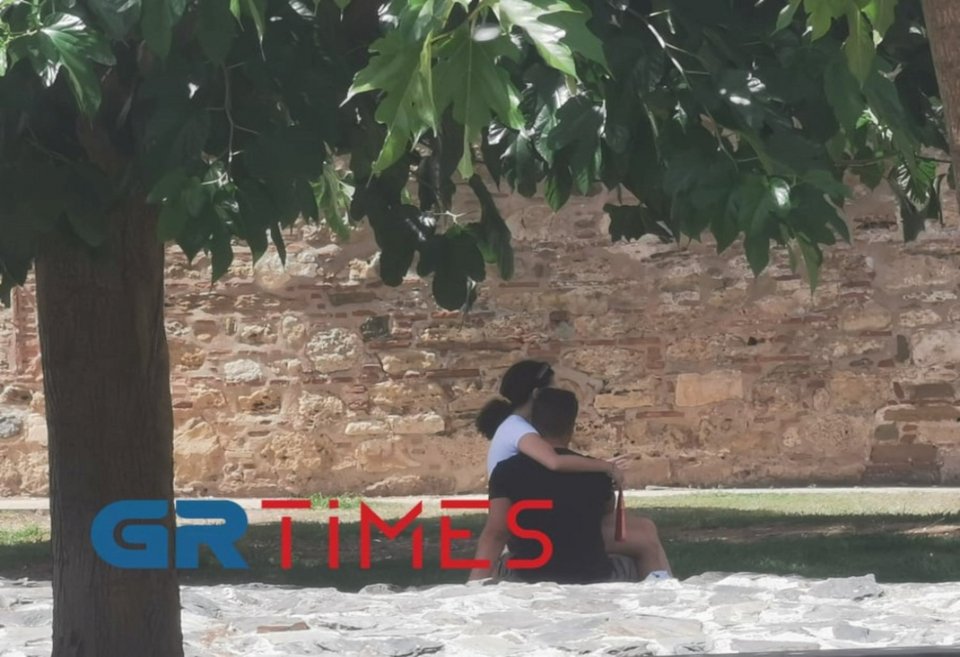 Αυτό δεν εμπόδισε όσους το θέλουν να έρθουν κοντά / Φωτογραφία: GRTimes