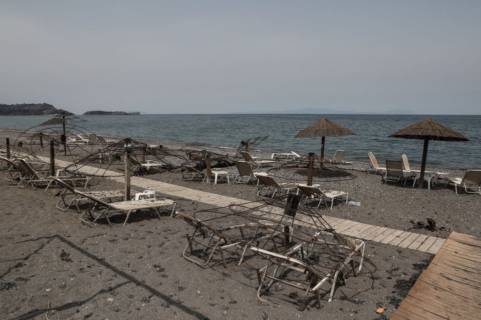 Φωτογραφίες μετά τη φωτιά στην Εύβοια, Αγία Αννα
