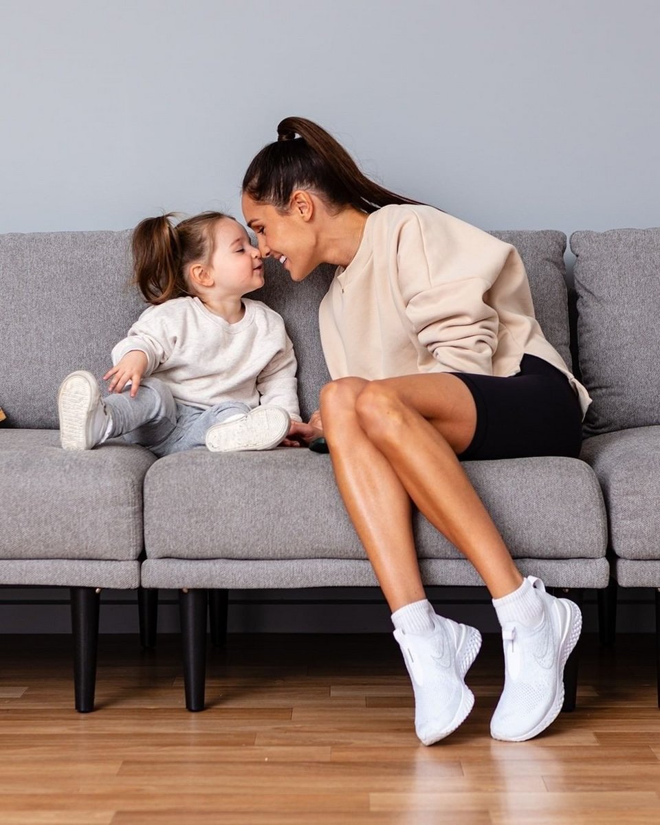 H Kayla Itsines με τη δίχρονη κόρη της, Αρνα.