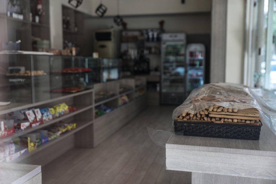 ο φούρνος μέσα