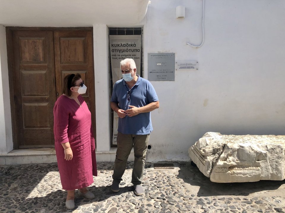 Λίνα Μενδώνη, Δημήτρης Αθανασούλης στο Αρχαιολογικό Μουσείο Θήρας