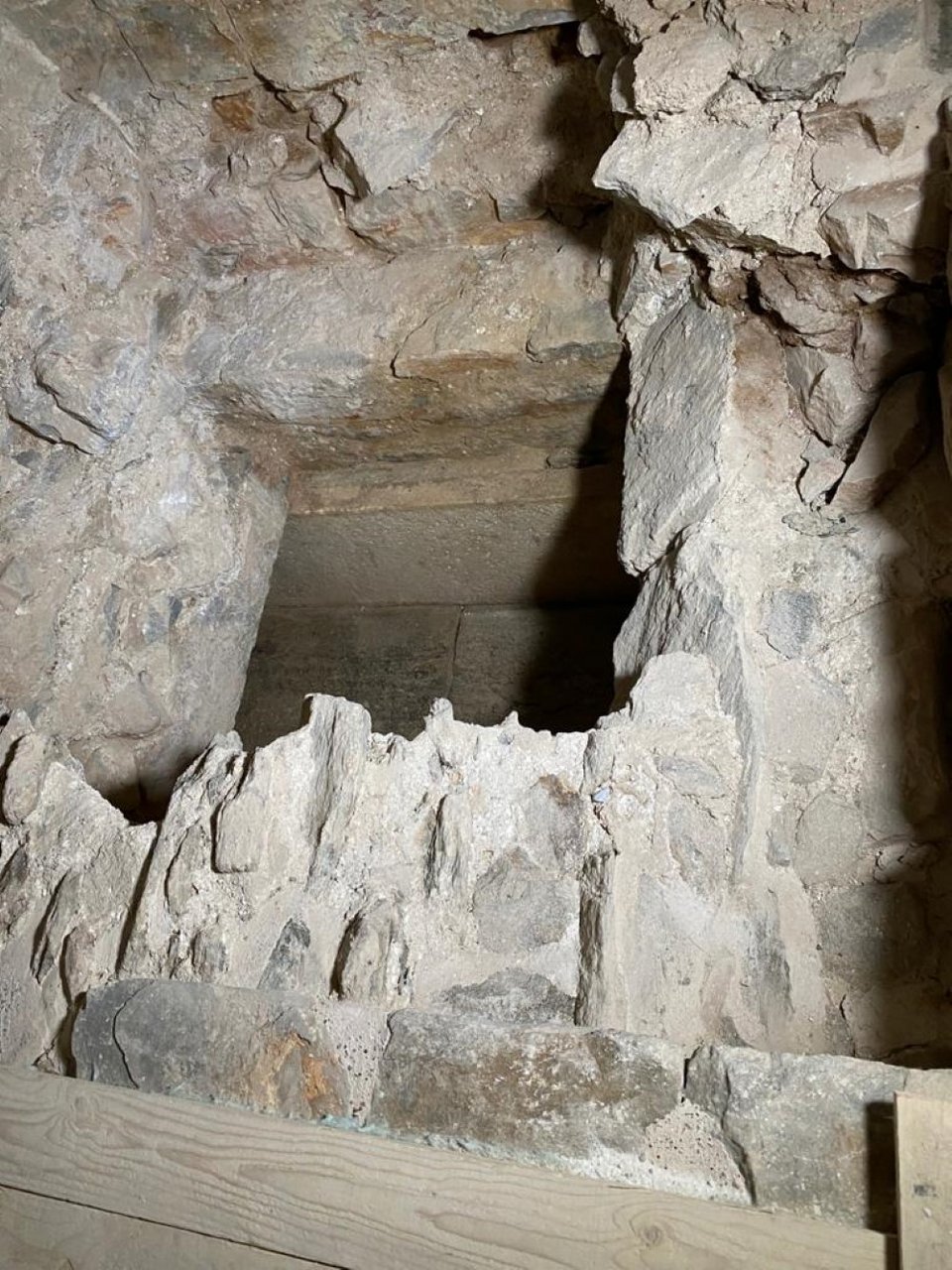Η κρύπτη στον Ναό της Επισκοπής