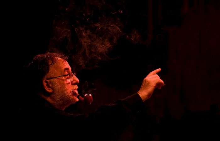 Θάνο Μικρούτσικο