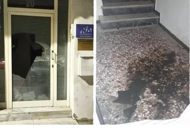 Επίθεση βανδαλισμού δέχθηκαν τα ξημερώματα τα γραφεία της νέας Δημοκρατίας στην οδό Μητροπολίτου Μεθοδίου, στο κέντρο της πόλης της Κέρκυρας