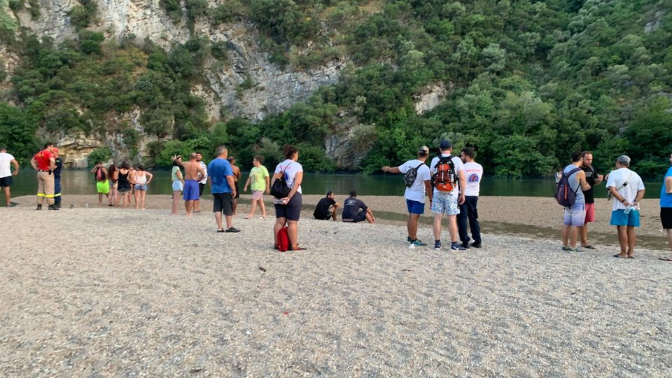 άτομα σε έρευνες για 21χρονο σε Νέστο ποταμό