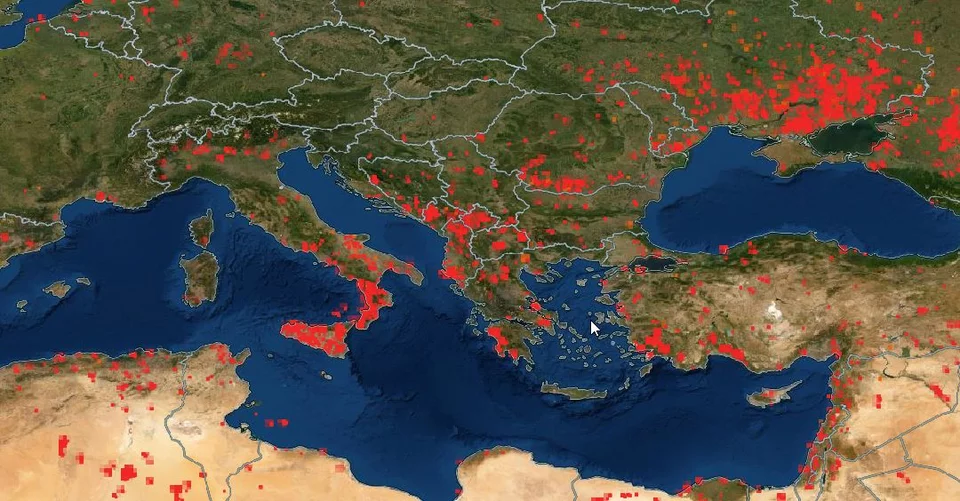 Η εικόνα της φωτιάς σε Ιταλία και Ελλάδα