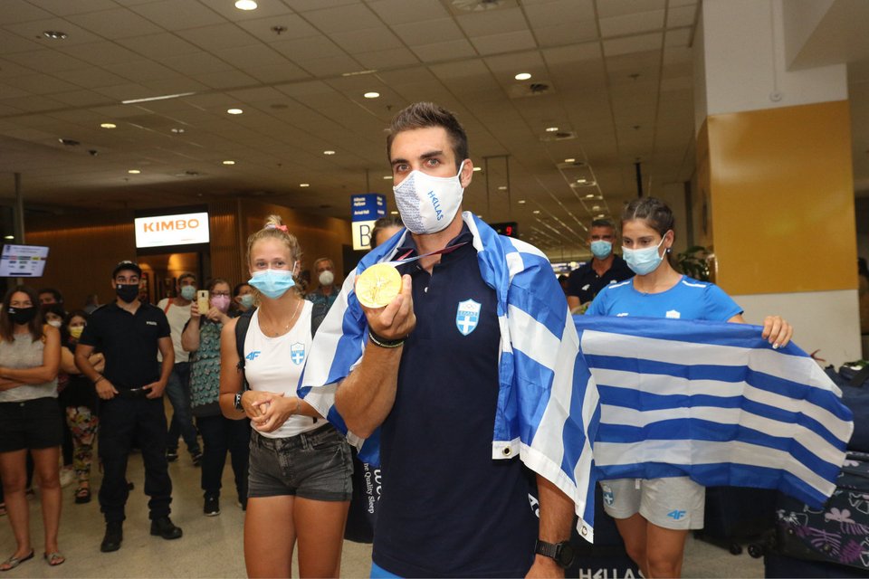 Στέφανος Ντούσκος επέστρεψε Ελλάδα χρυσό μετάλλιο ελληνική σημαία