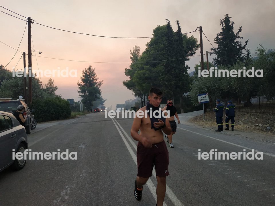 Πολίτες στο χωριό Χρόνια στην Εύβοια