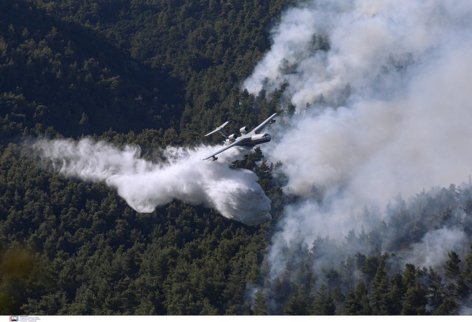 Το ρωσικό αεροσκάφος που μεταφέρει 12 τόνους νερού