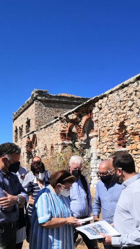 Η πρότασή μας είναι να αξιοποιηθεί ως μουσειακός και εκθεσιακός εν γένει χώρος το κτήριο του Λαζαρέτου, ένα κτήριο ιστορικά φορτισμένο, με μία ιδιαίτερη αρχιτεκτονική, συμβατή με την χρήση του ως λοιμοκαθαρτήριο είπε η Λίνα Μενδώνη