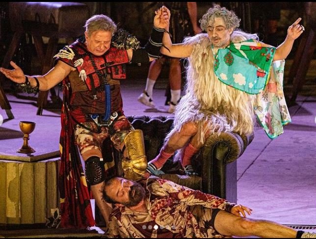 Κώστας Κόκλας ως Παφλαγόνας, Στέλιος Ιακωβίδης ως Δήμος, Κωνσταντίνος Αβαρικιώτης ως Αλλαντοπώλης