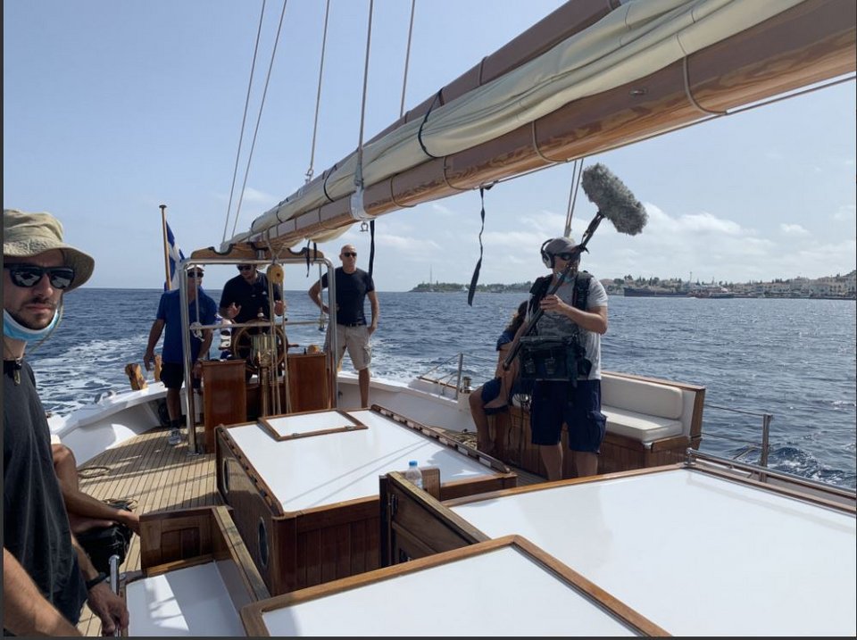 Γυρίσματα έγιναν φυσικά και πάνω σε σκάφη όπου αναλύθηκε και η θρυλική ναυμαχία, η Αρμάτα